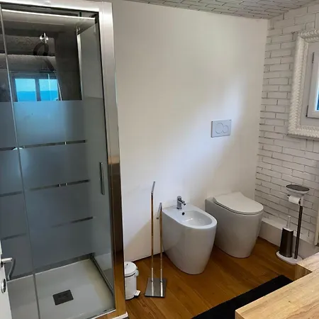 Maggiore Escape - Con Idromassaggio Esterno Nebbiuno